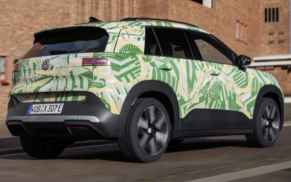 Tre Quarti Posteriore Lato Passeggero della Volkswagen ID Cross 2026 Tre Quarti Posteriore Lato Passeggero della Volkswagen ID Cross 2026